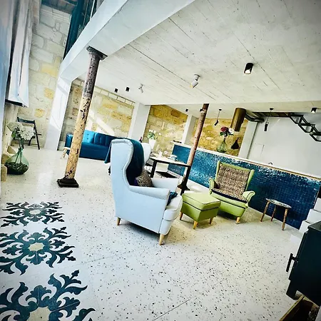 The Hidden Gem Of Bordeaux Feriehus Lormont